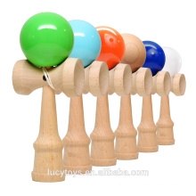 Hölzernes kendama japanisches Geschicklichkeitsspielzeug Pu Farbe kendama